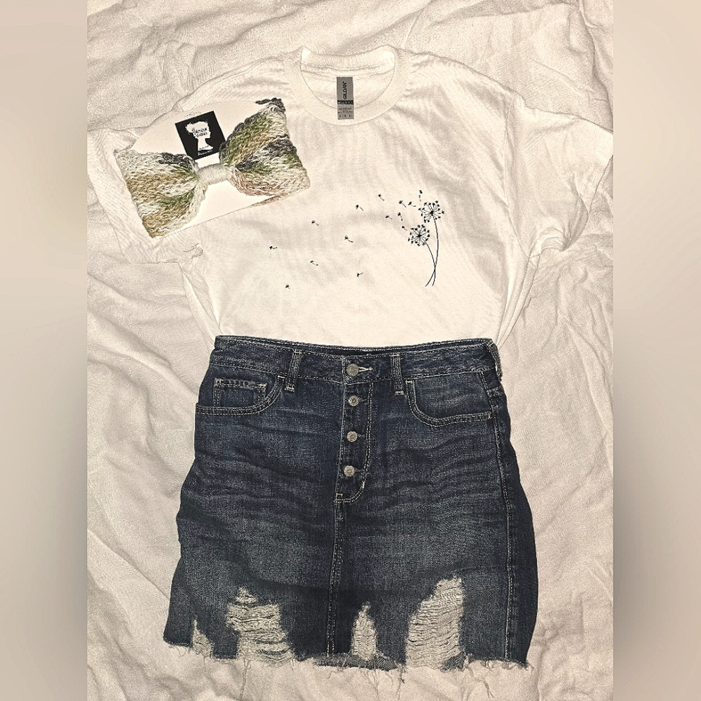 Handmade Unisex Dandelion Isaiah 40:8 T-Shirt - Picture 6 of 9
